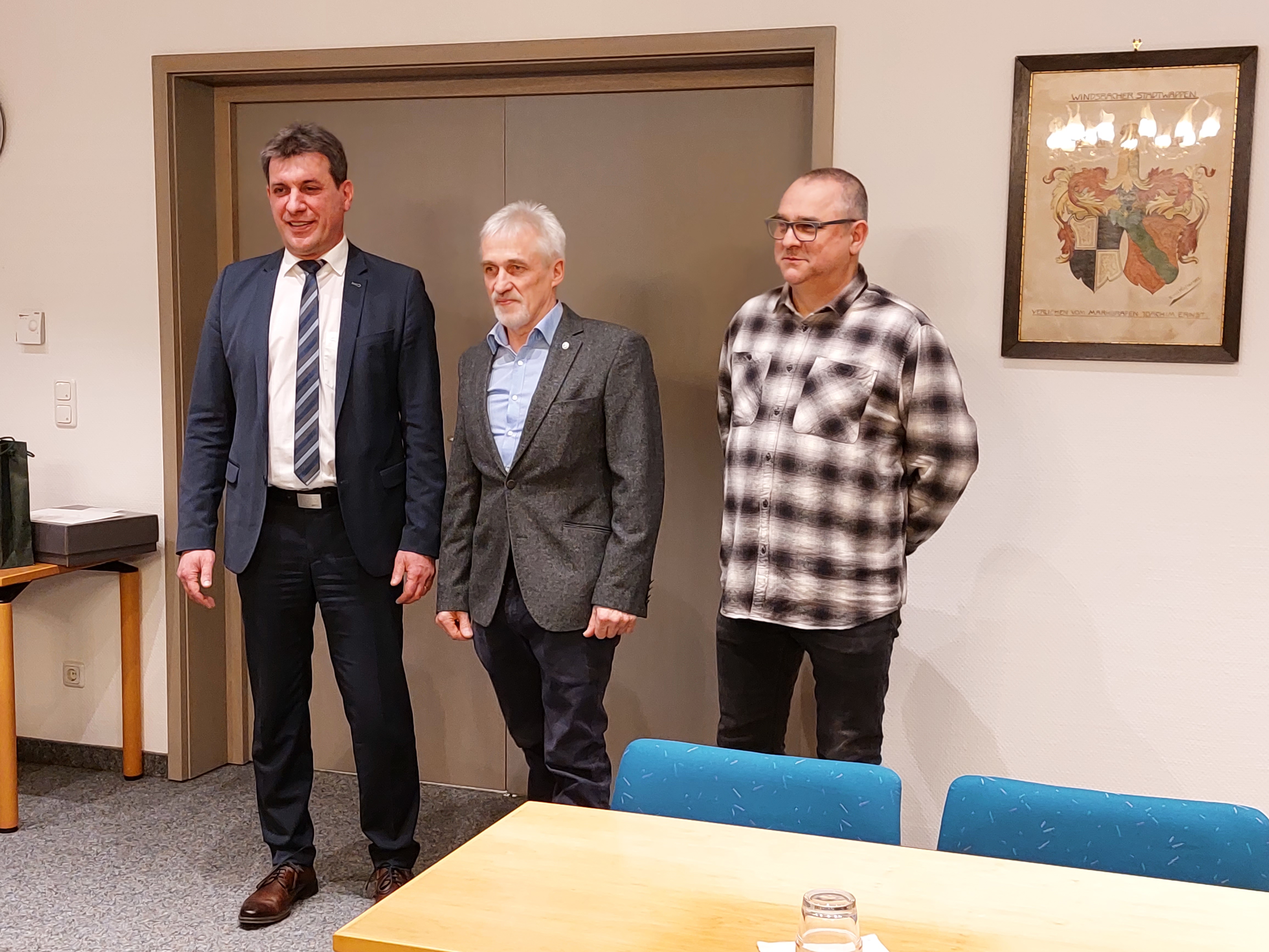  Bürgermeister Seitz ehrte die beiden ehemaligen Stadträte Herrn Dr. Manfred Weinlich und Herrn Martin Kerling 