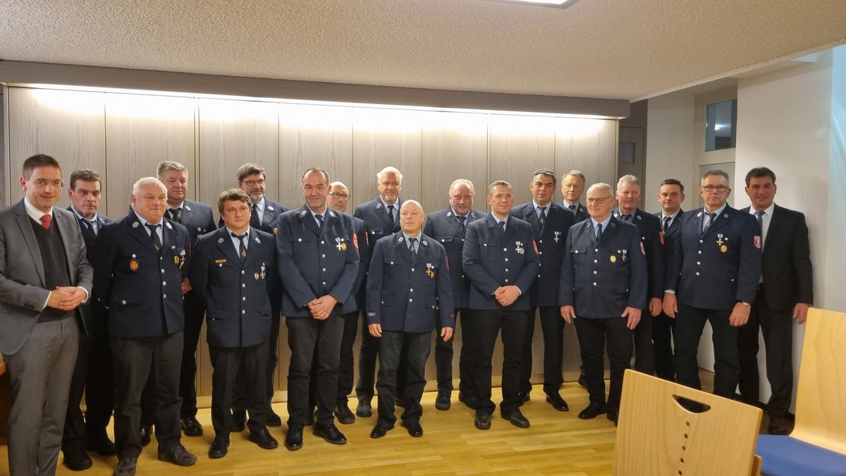 Ehrenabend für langjährige Feuerwehrmitglieder